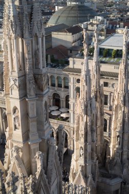 Milano Katedrali'ne heykeller