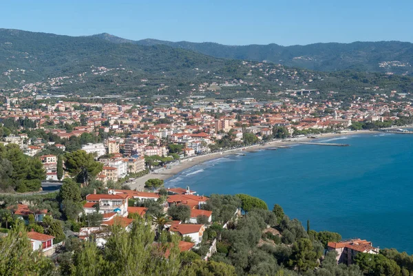 Över Diano Marina-bukten, italienska rivieran — Stockfoto