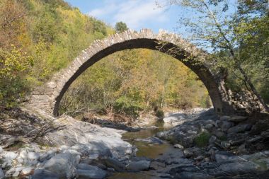 Kemer köprü dağlar, Alpler, İtalya