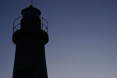 Deniz feneri silüeti