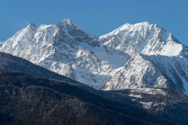 Italy, Cervinia, snow covered mountains — Stock Photo, Image