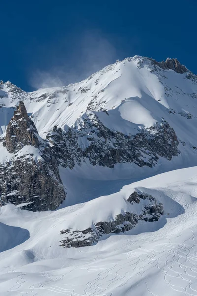 Sneeuw bedekte bergen — Stockfoto