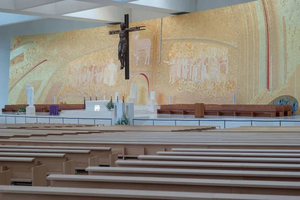 Fatima, Portugal. Inside the Church of Most Holy Trinity — Stock Photo, Image