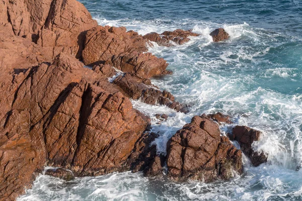 Costa rochosa, maciço de Esterel, França — Fotografia de Stock