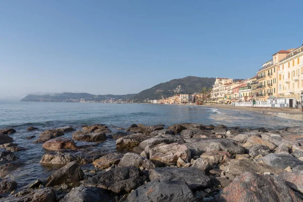 Riviera Italiana. Primera línea de mar en el complejo de Alassio —  Fotos de Stock
