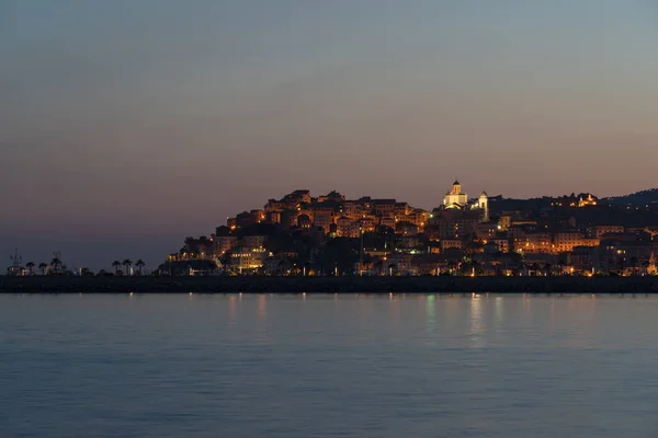 Italiaanse Riviera, Imperia in de avond — Stockfoto