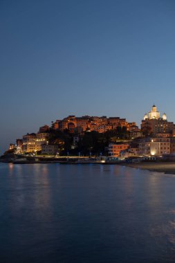 İtalyan Rivierası, Imperia gece
