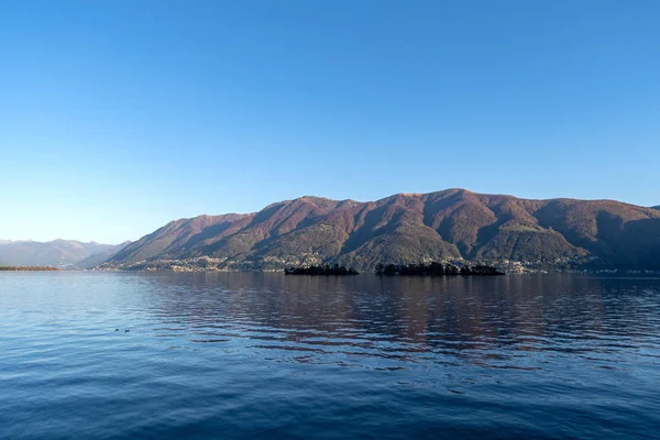 Озеро Маджоре вблизи Локарно, Швейцария — стоковое фото