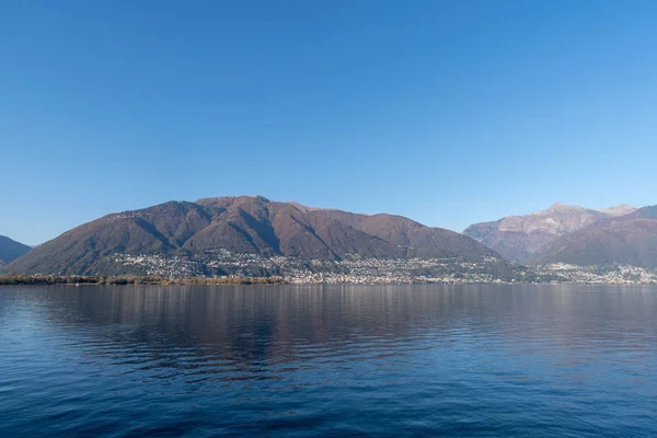 İsviçre, Locarno yakınlarındaki Maggiore Gölü — Stok fotoğraf