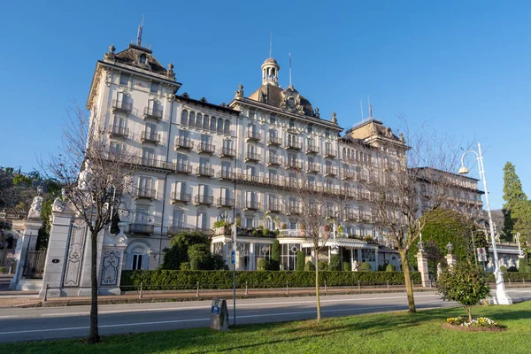 Grand Hotel vid sjön Maggiore i Stresa, Italien — Stockfoto