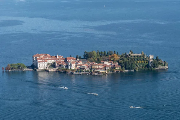 Aerial view of (Beautiful island), Lake Maggiore, Northern Italy — Stock Photo, Image
