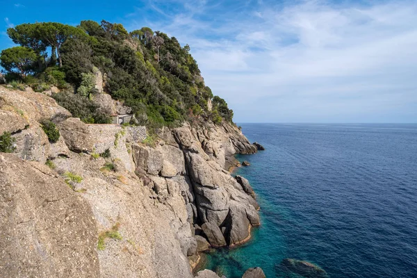 İtalyan Rivierası, Tigullio Körfezi Rocky Sahili — Stok fotoğraf