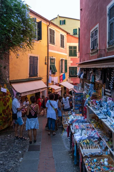 Narrow street in Portofino, Italy — Stock Photo, Image