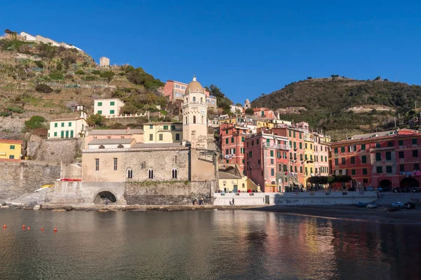 Vesnice Vernazza, Cinque Terre, Italská riviéra — Stock fotografie