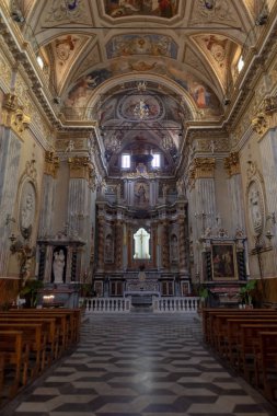 Taggia, Liguria, İtalya 'daki antik kilisenin içinde.