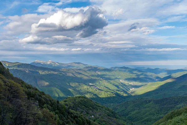 Alpes de Liguria, valle de Arroscia, Italia — Foto de Stock