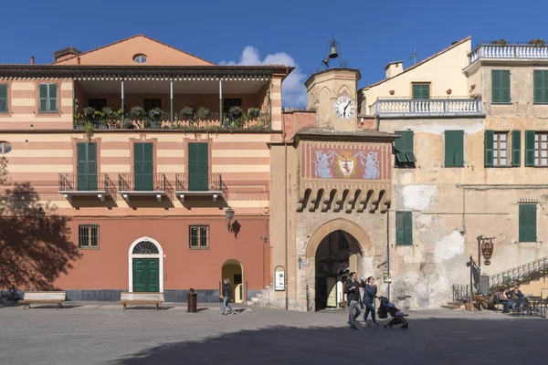 Finale Ligure Italia Abril 2019 Vista Largo Calle Pueblo Medieval —  Fotos de Stock