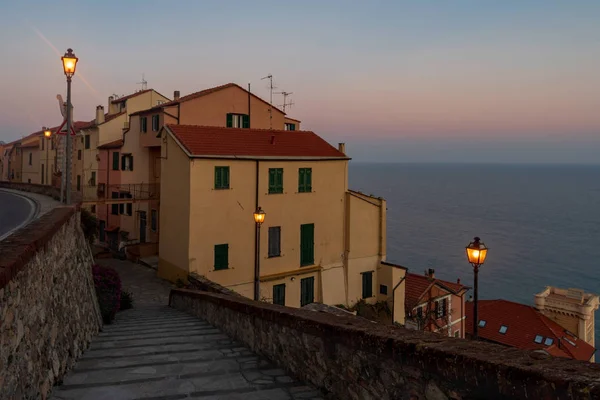 Scena Notturna Nel Centro Storico Imperia Città Balneare Della Riviera — Foto Stock