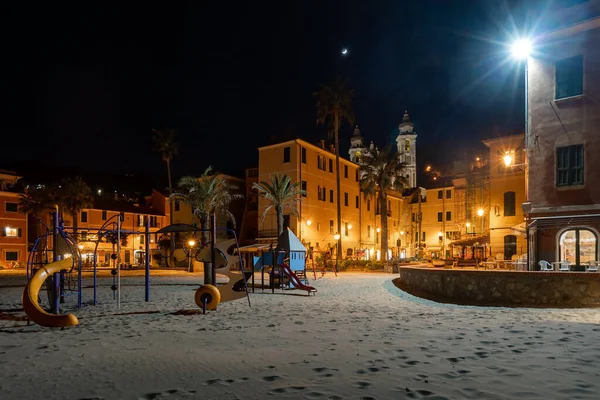 Vista Nocturna Laigueglia Ciudad Costera Famoso Destino Turístico Riviera Italiana —  Fotos de Stock