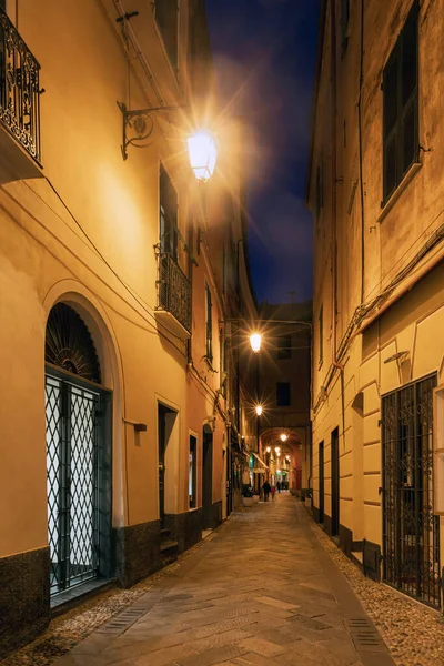 Uitzicht Langs Typische Italiaanse Smalle Straat Laigueglia Oude Stad Beroemde — Stockfoto