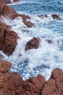 Esterel Massif, Akdeniz kıyı sıradağlarının volkanik kökenli, Güney-Doğu Fransa