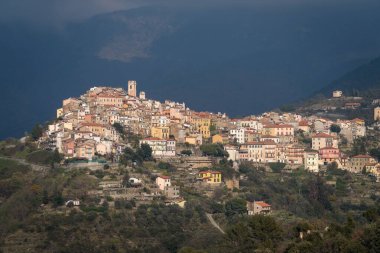 Perinaldo antik köyü, Imperia ili, Liguria bölgesi, kuzey batı İtalya