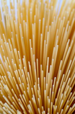 Kurutulmuş spagetti resmi.