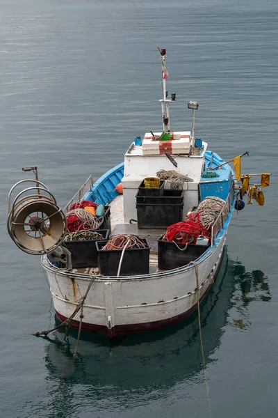 Vista Ángulo Alto Del Barco Pesquero Amarrado Pequeño Puerto Imperia —  Fotos de Stock