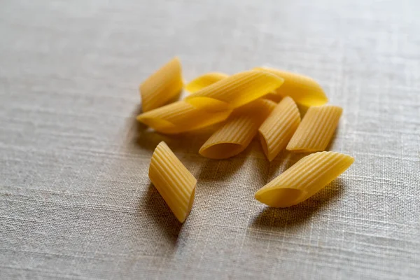 Italian Mentah Pasta Pennoni Rigate Kering — Stok Foto