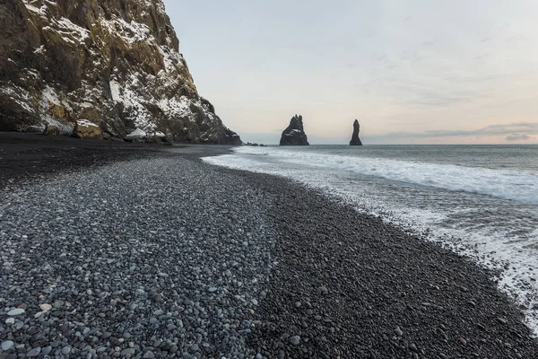 Black Sand Beach Reynisfjara Mount Reynisfjall Dyrholaey Rromontory Southern Coast — Stock Photo, Image