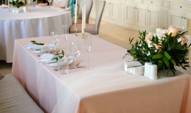 Restoranda düğün için masa randevuları
