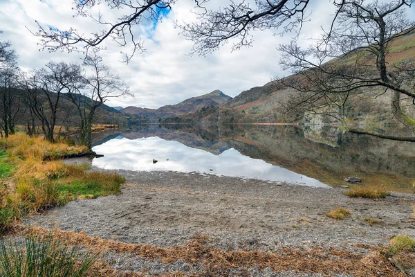 November at Llyn Gwynant i — Zdjęcie stockowe