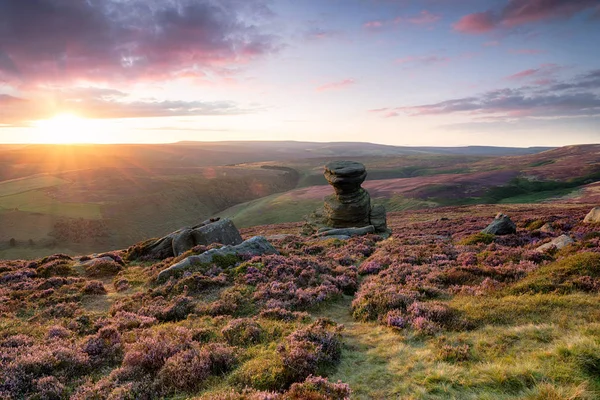 Superbe coucher de soleil sur Derwent Edge — Photo