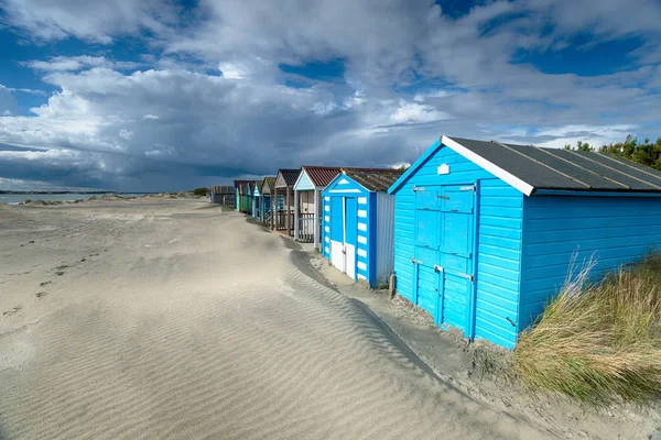 Capanne colorate da spiaggia — Foto Stock