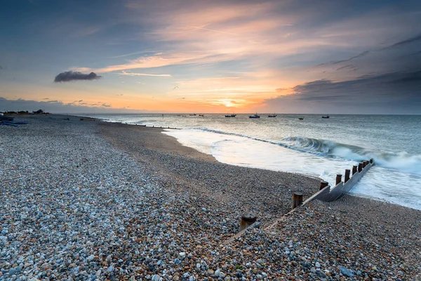 Soluppgång vid Selsey Beach — Stockfoto