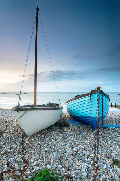 Barche sulla spiaggia di Selsey — Foto Stock