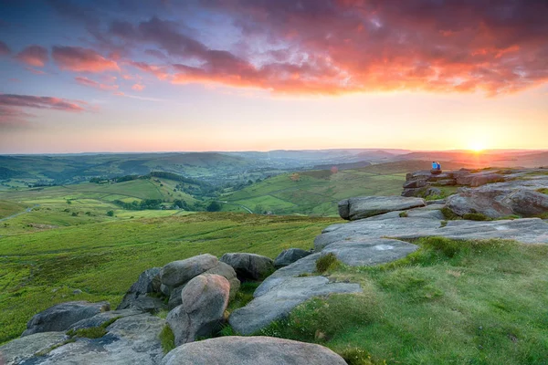 Prachtige zonsondergang vanuit Higger Tor — Stockfoto