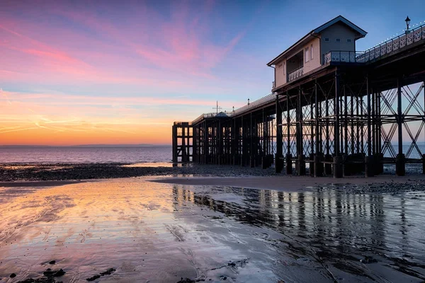 Świt w Penarth Pier — Zdjęcie stockowe