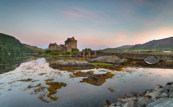 Dawn op Eilean Donan Castle — Stockfoto