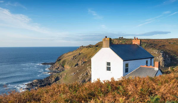 Cottage on the Cliffs — Stock Photo, Image