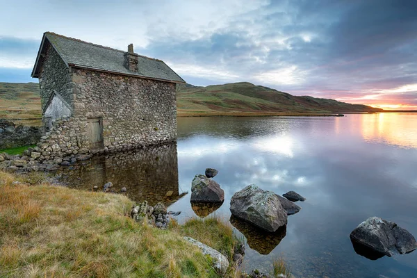 Ein Altes Steinernes Bootshaus Ufer Des Devoke Water Fuße Des — Stockfoto