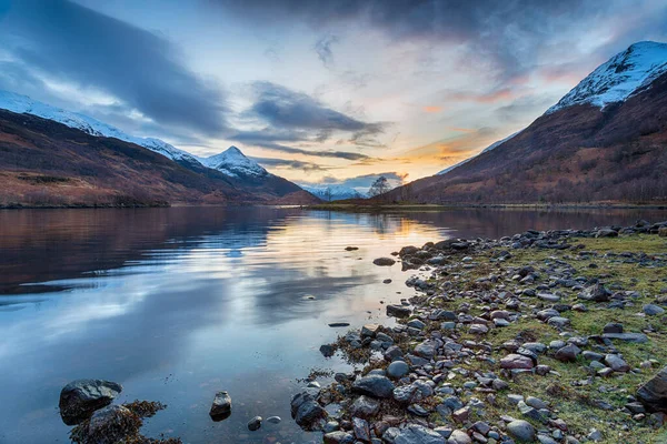 Zonsondergang Vanaf Het Strand Bij Loch Leven Bij Glencoe Schotse — Stockfoto