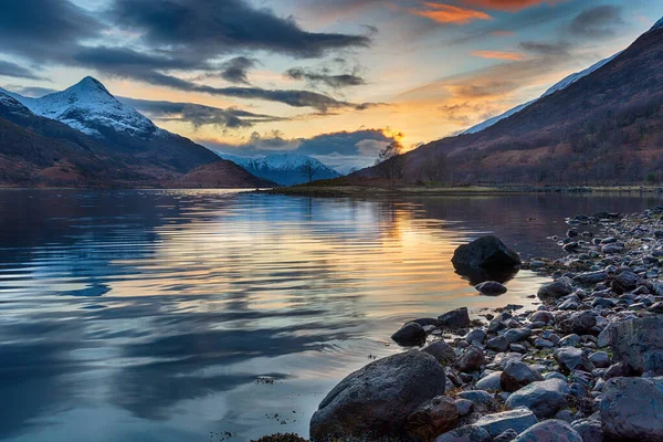 Beautiful Sunset Snow Capped Mountains Shores Loch Leven Glencoe Scottsih — Stock Photo, Image