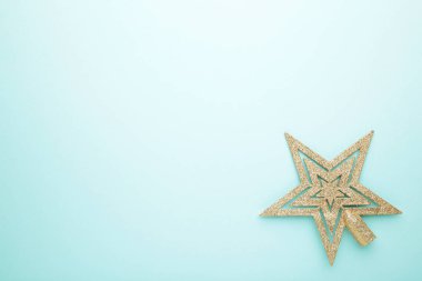 Nane arkaplanında fotokopi alanı olan altın parıldayan yıldız