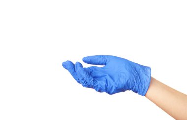 Doktor, beyaz arka planda izole edilmiş steril eldivenler getirdi. Üst görünüm