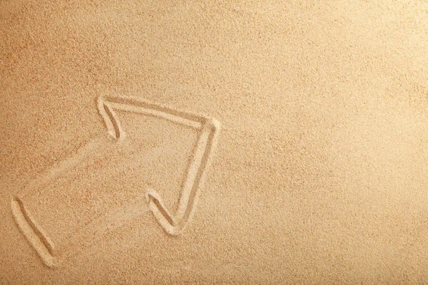 Arrow Sign Drawing Sandy Beach Top View — Stock Photo, Image