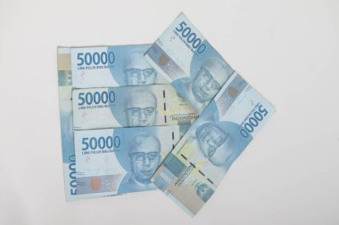 Rupiah, Endonezya para birimleri buradaki pazarda ticaret için para.