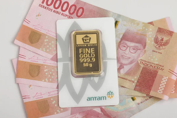 Guldtacka Tillverkad Aneka Tambang Antam Och Indonesisk Rupiah Jakarta Maj — Stockfoto
