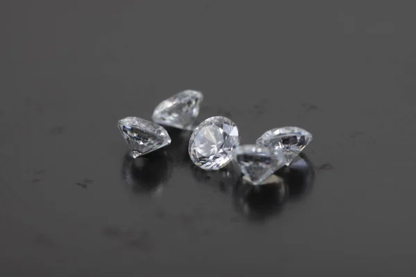 보석으로 아름다운 코니아 다이아몬드 구슬을 가까이 — 스톡 사진