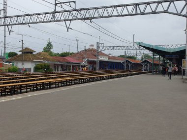 Krl Kereta Rel Listrik, Jakarta Endonezya Jakarta 'da toplu taşıma araçlarından biri olan Commuter Line olarak da bilinir, 06 Aralık 2019